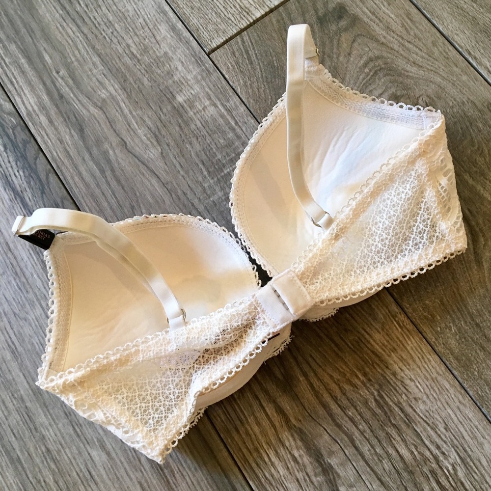 Victoria’s Secret Satin Push-up Bra - 32D - Picture 2 of 2